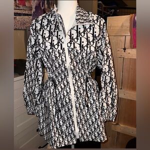 Women's Black and White Windbreaker